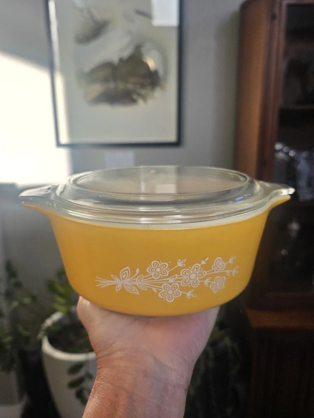 Pyrex Yellow 💛 🦋 Butterfly Pattern Casserole with Clear Lid